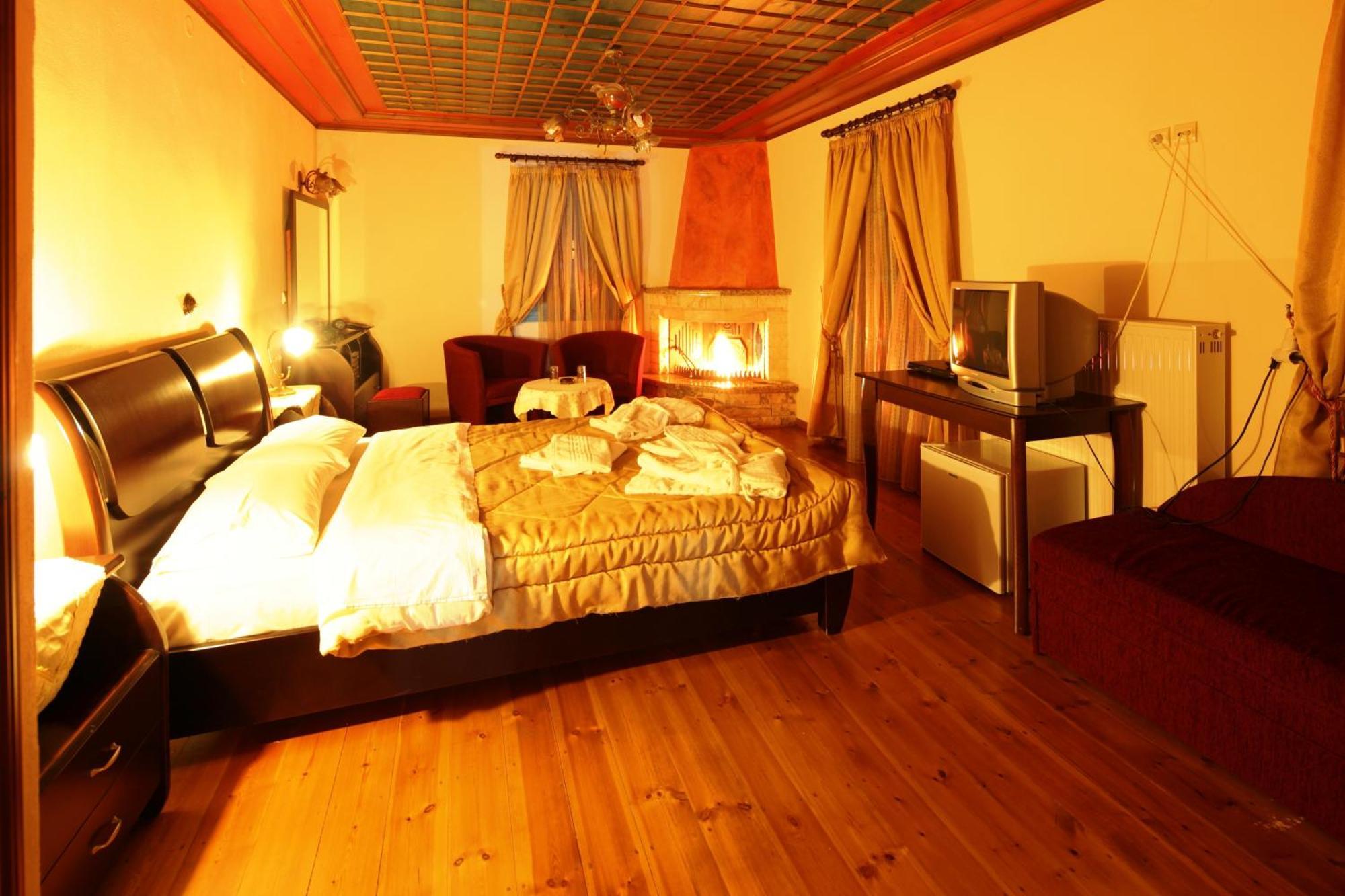 מונודנדרי Hotel Ladias מראה חיצוני תמונה